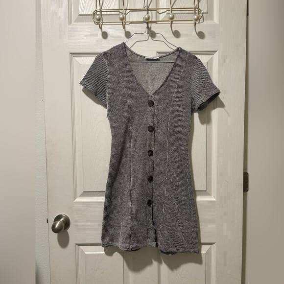 🖤 Preloved Zara Ribbed Button-Down Mini Dress 🖤 - Picture 2 of 5